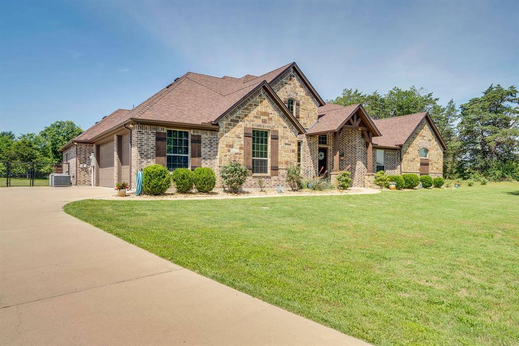 140 Taylor Ridge Drive, Waxahachie, TX 75167
