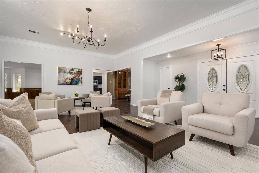 320 S Irving Heights Drive, Irving, TX 75060