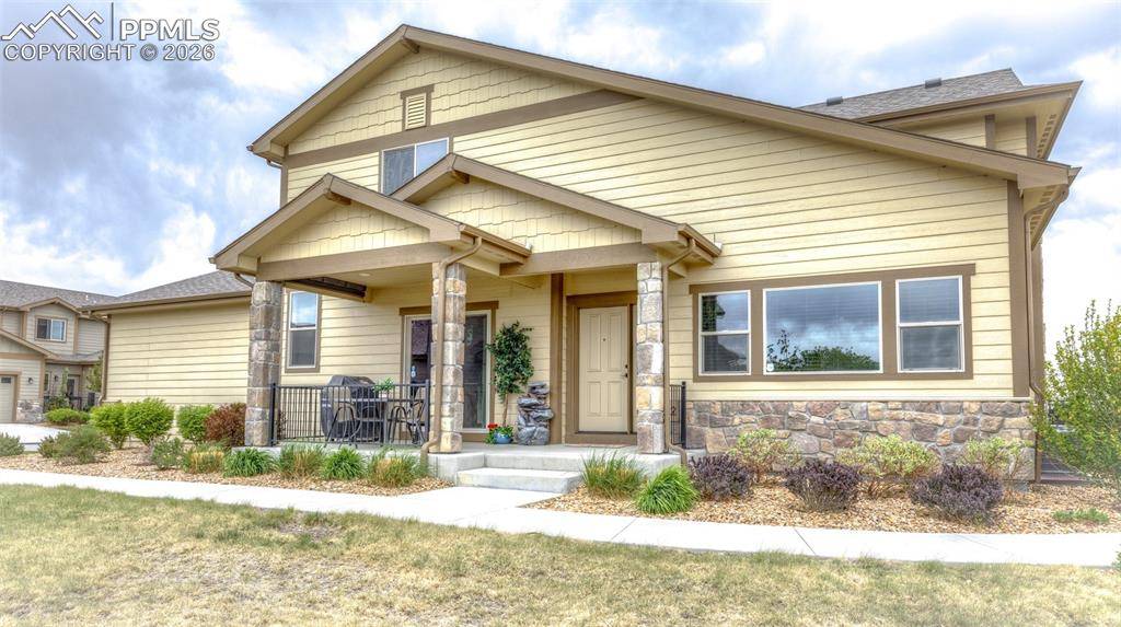 1922 Sunshine Peak DR, Loveland, CO 80538