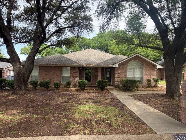 9124 Timber Oaks Drive, Fort Worth, TX 76179