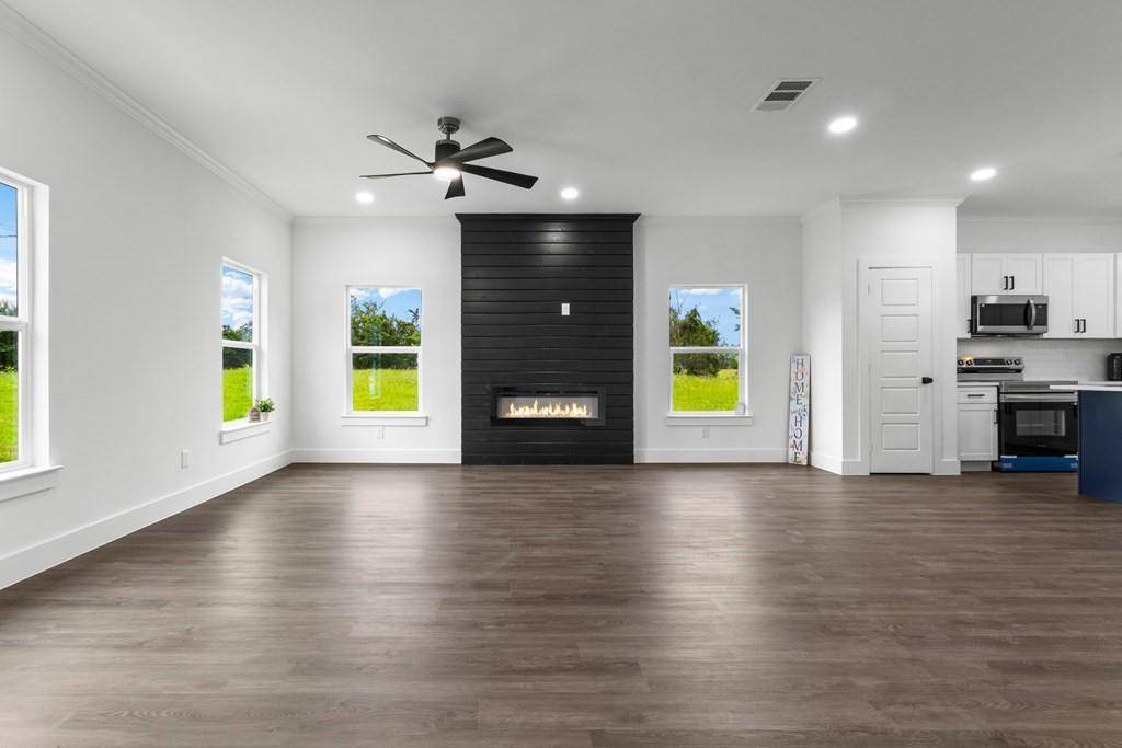 1705 South Tool Drive, Tool, TX 75143