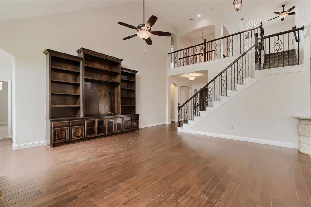 138 Fairweather Drive, Burleson, TX 76028