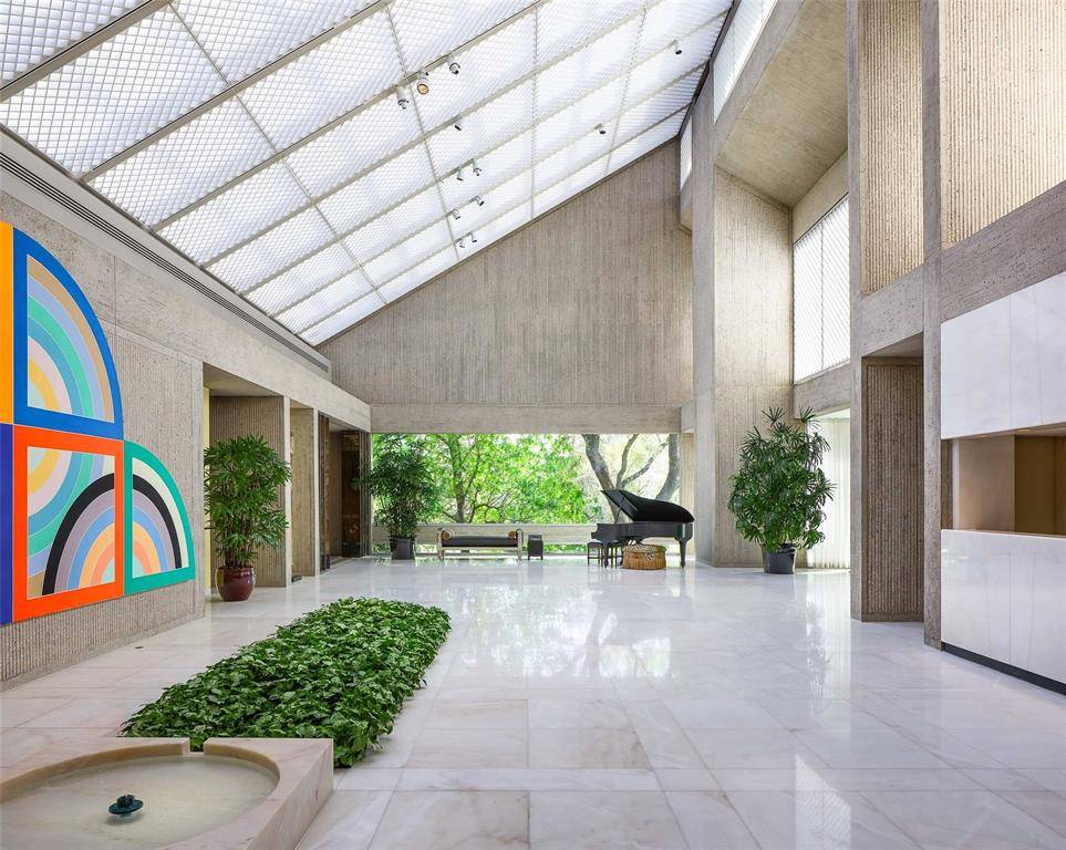 1400 Shady Oaks Lane, Westover Hills, TX 76107