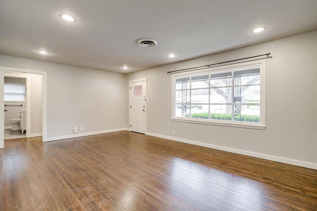 3528 Garwood Drive, North Richland Hills, TX 76117