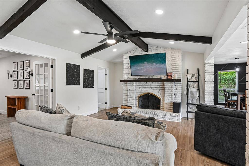 813 Oakbluff Drive, Lancaster, TX 75146