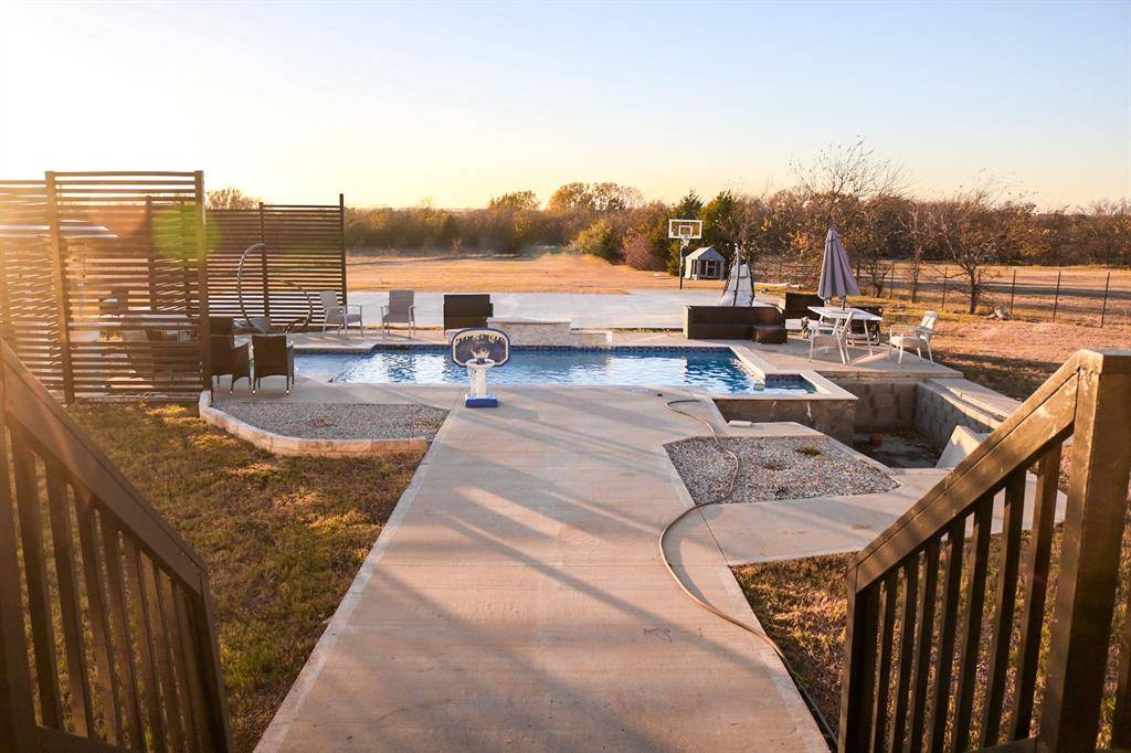 997 Ovilla Road, Waxahachie, TX 75167