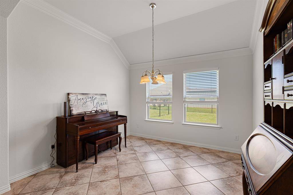 118 High Ridge Court, Decatur, TX 76234