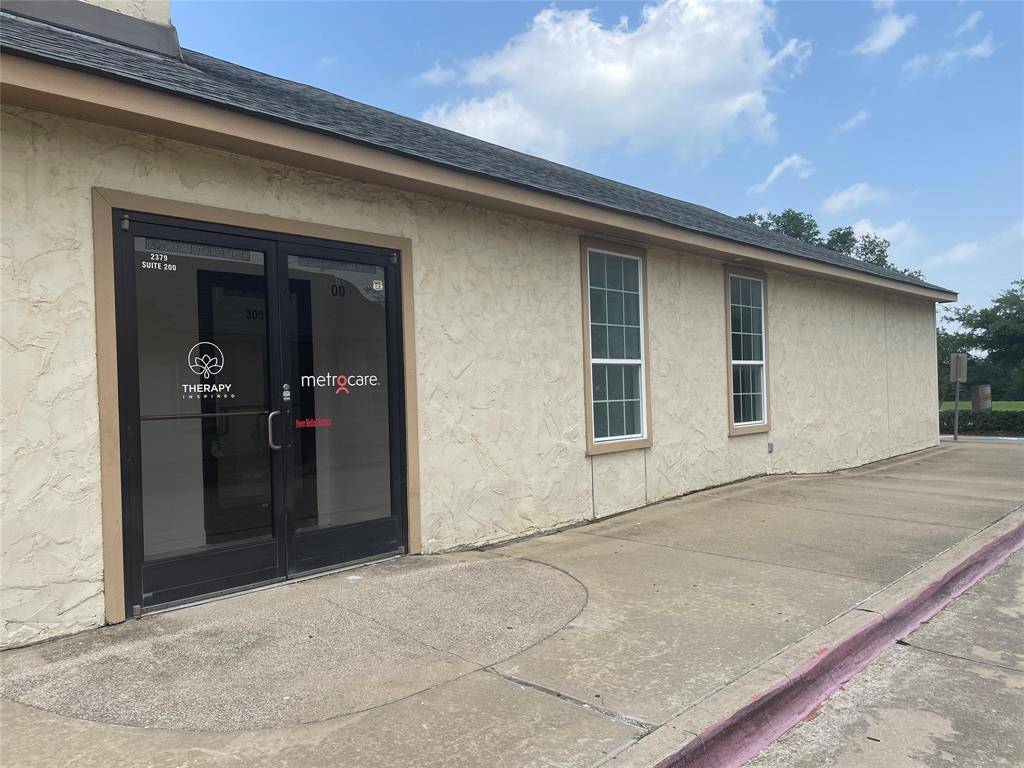 2379 Gus Thomasson Road, Mesquite, TX 75150