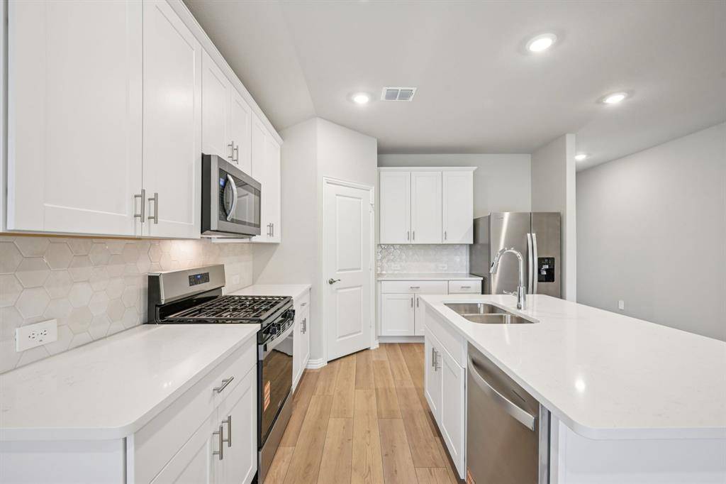2105 Rannoch Street, Sherman, TX 75092