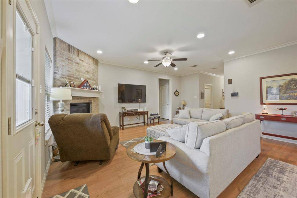 1604 Belle Plain Drive, Cleburne, TX 76033