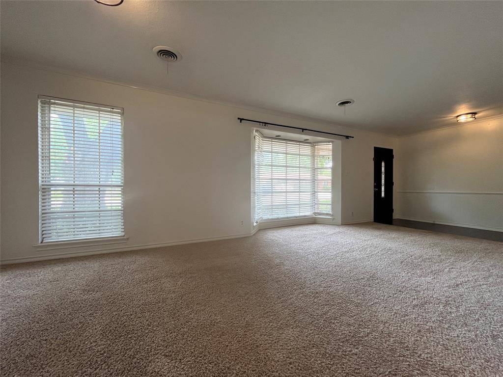 1409 Hillcrest Street, Ennis, TX 75119