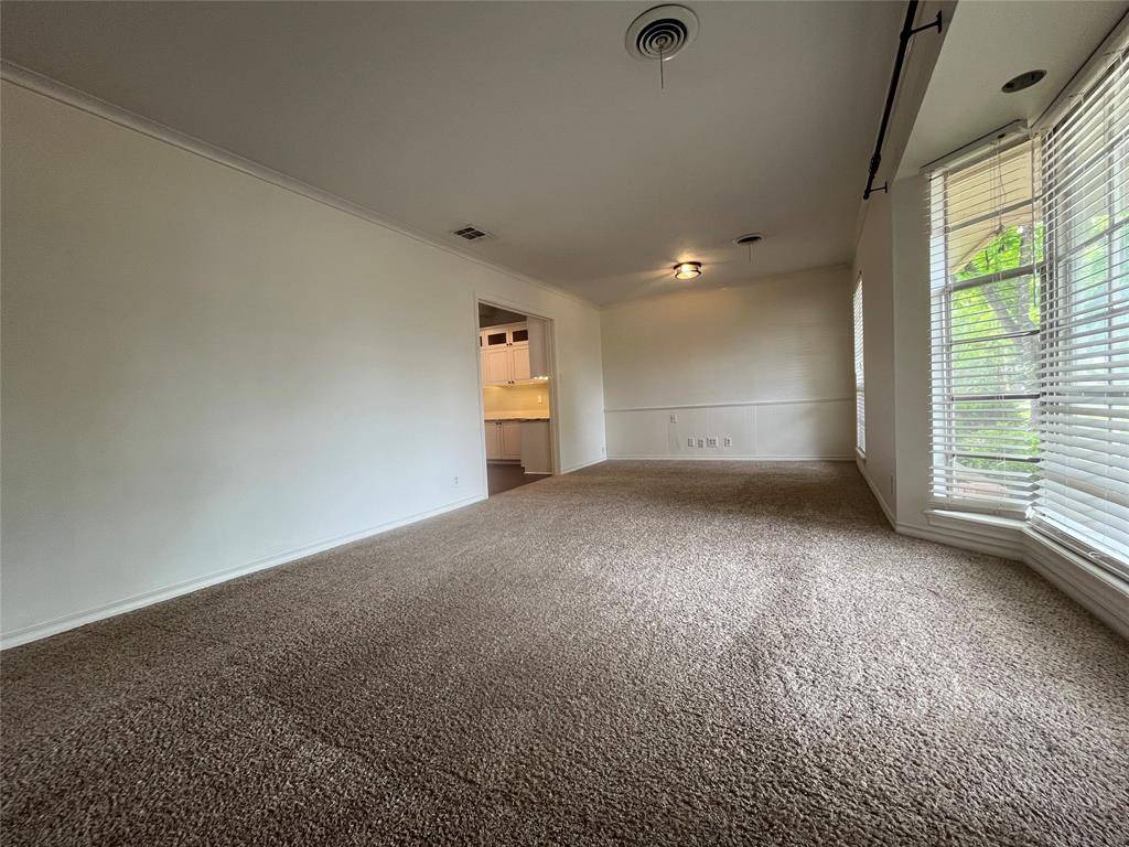 1409 Hillcrest Street, Ennis, TX 75119