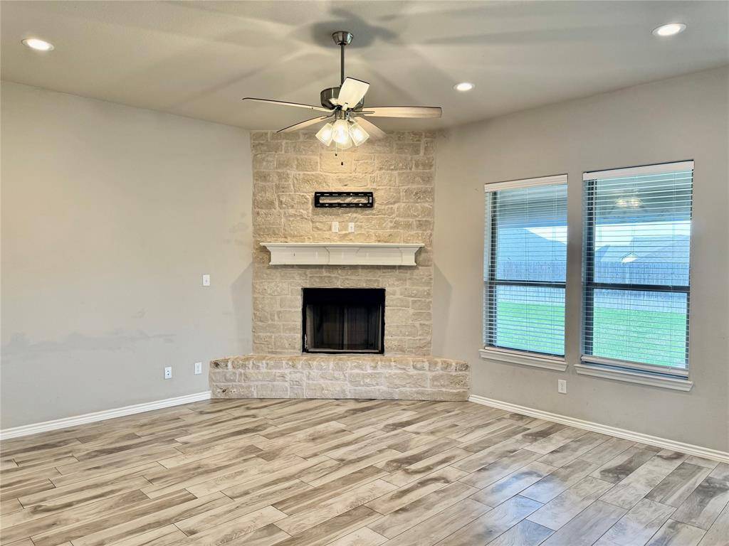 3325 Arrow Creek Drive, Granbury, TX 76049