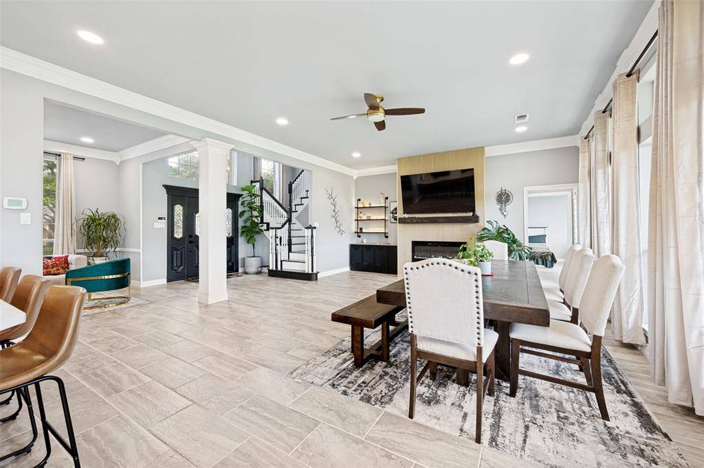 818 Riviera Drive, Mansfield, TX 76063