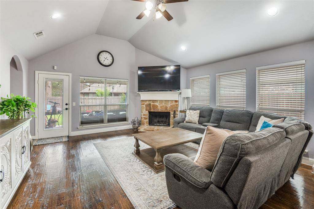 4312 Poppy Drive, Mansfield, TX 76063
