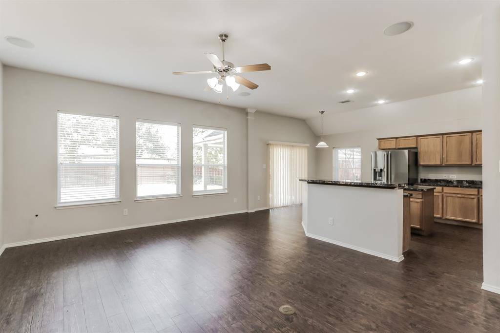 631 Magnolia Lane, Glenn Heights, TX 75154