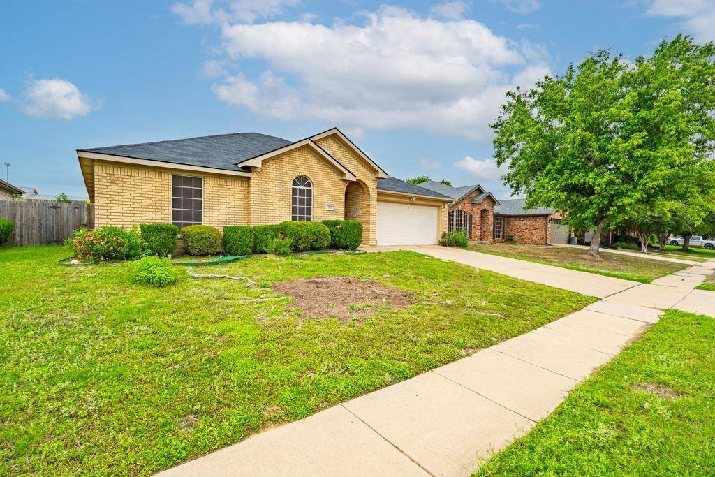1028 Cedar Ridge Lane, Burleson, TX 76028