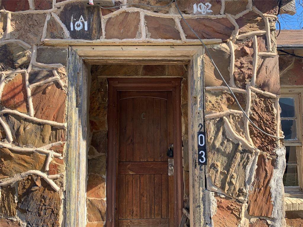 2711 W Walker Street #103, Denison, TX 75020