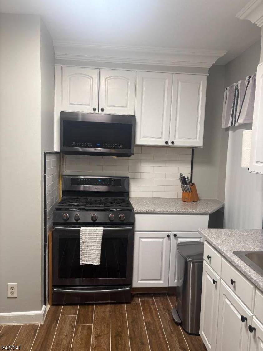 24 Maiden Lane, Little Ferry Boro, NJ 07643