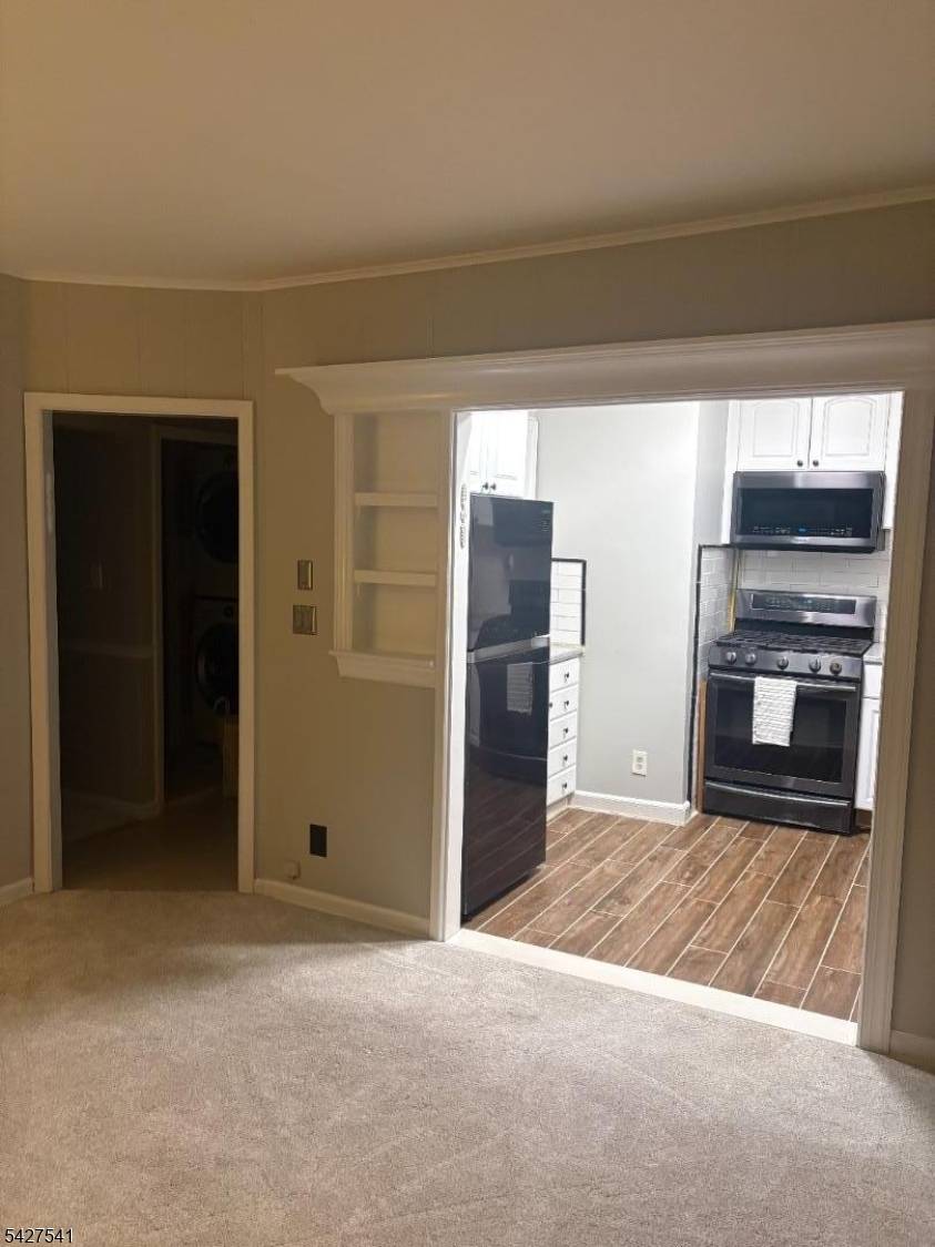 24 Maiden Lane, Little Ferry Boro, NJ 07643