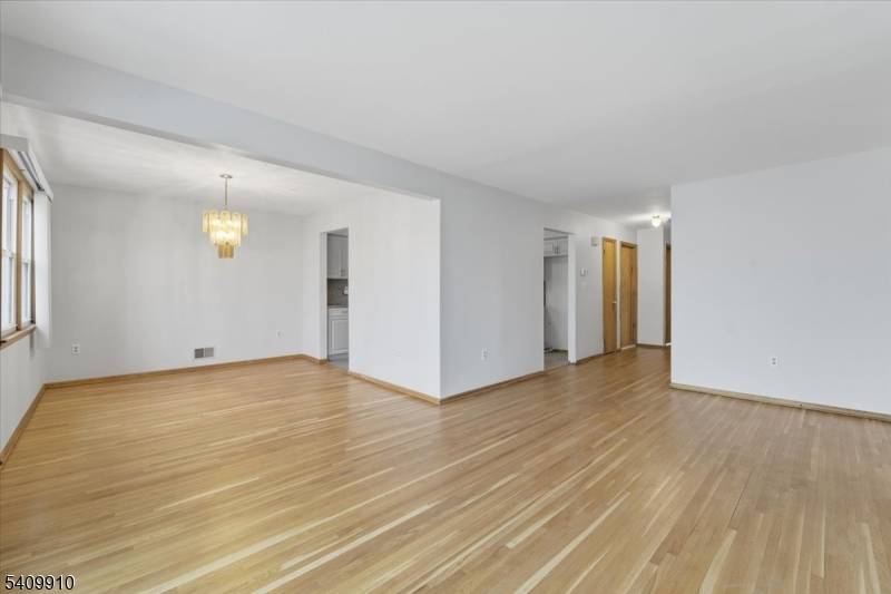 1109 Essex Ave, Linden City, NJ 07036