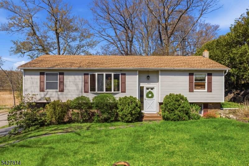 400 Lake Shore Dr, West Milford Twp., NJ 07421