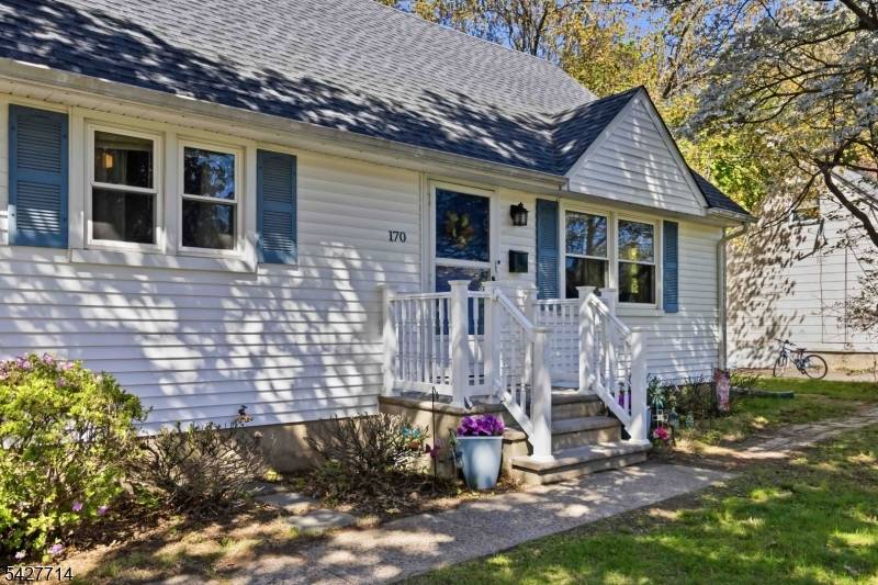 170 Marion Ct, Pompton Lakes Boro, NJ 07442