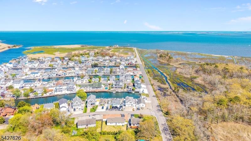 6 Capstan Rd, Ocean Twp., NJ 08758