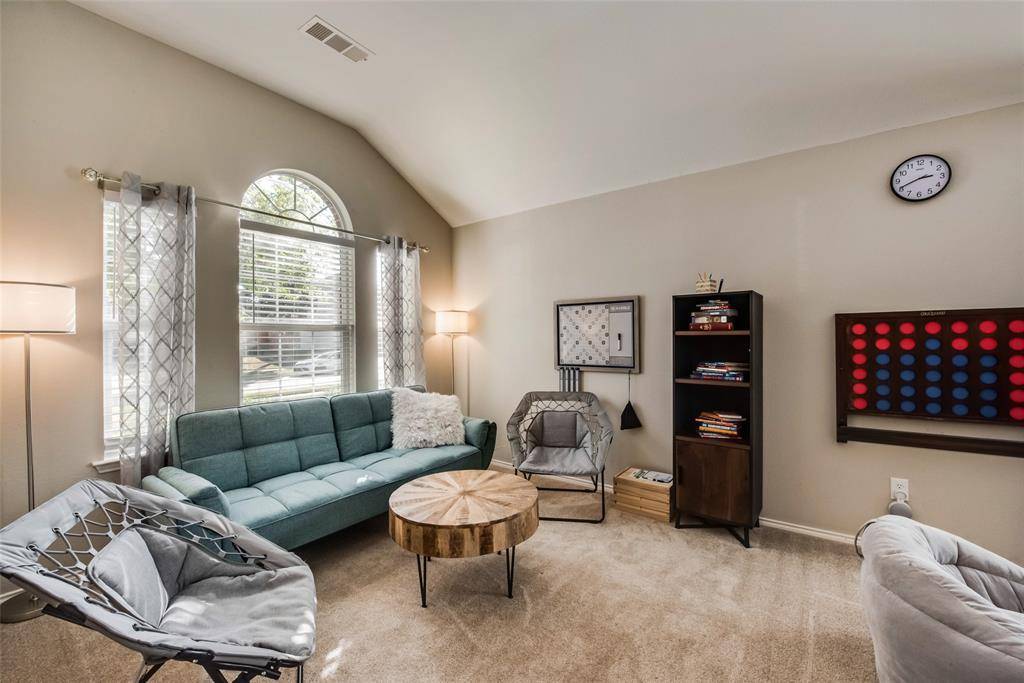 2732 Excalibur Drive, Grand Prairie, TX 75052