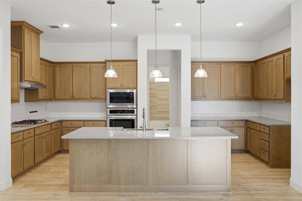 2213 Windy Hill Lane, Waxahachie, TX 75167