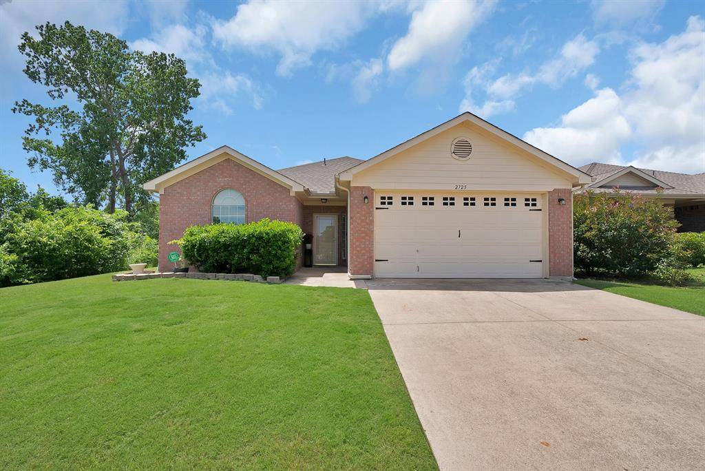 2725 Ensenada Lane, Fort Worth, TX 76108