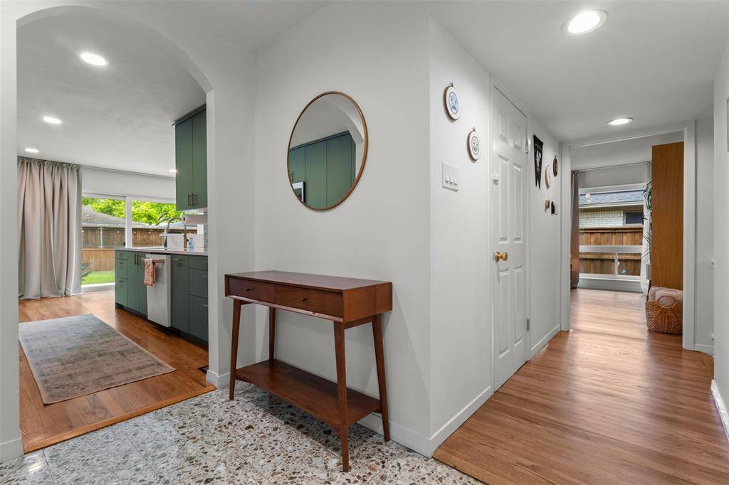 10438 Lippitt Avenue, Dallas, TX 75218
