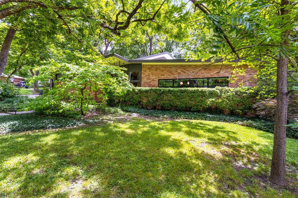 989 N Rustic Circle, Dallas, TX 75218