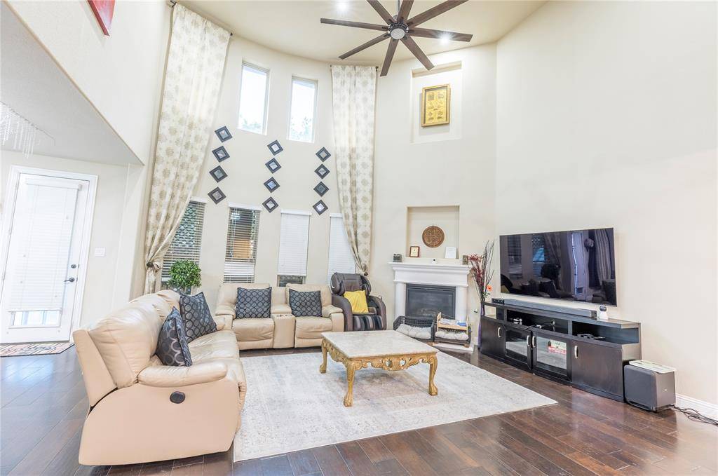2404 Fountain Drive, Irving, TX 75063