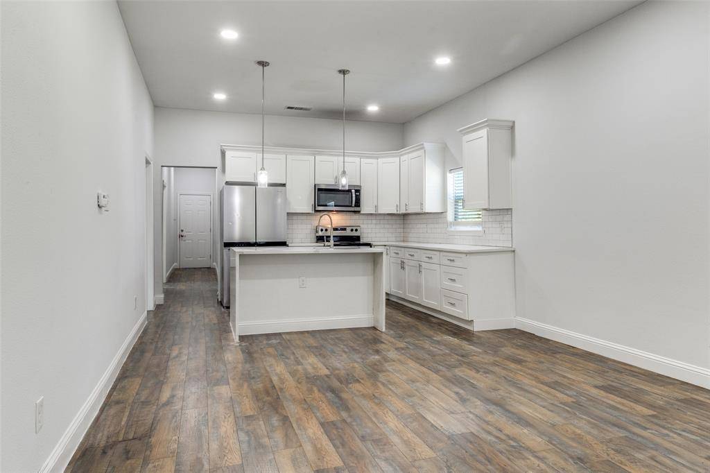 2323 Stoneman Street, Dallas, TX 75215