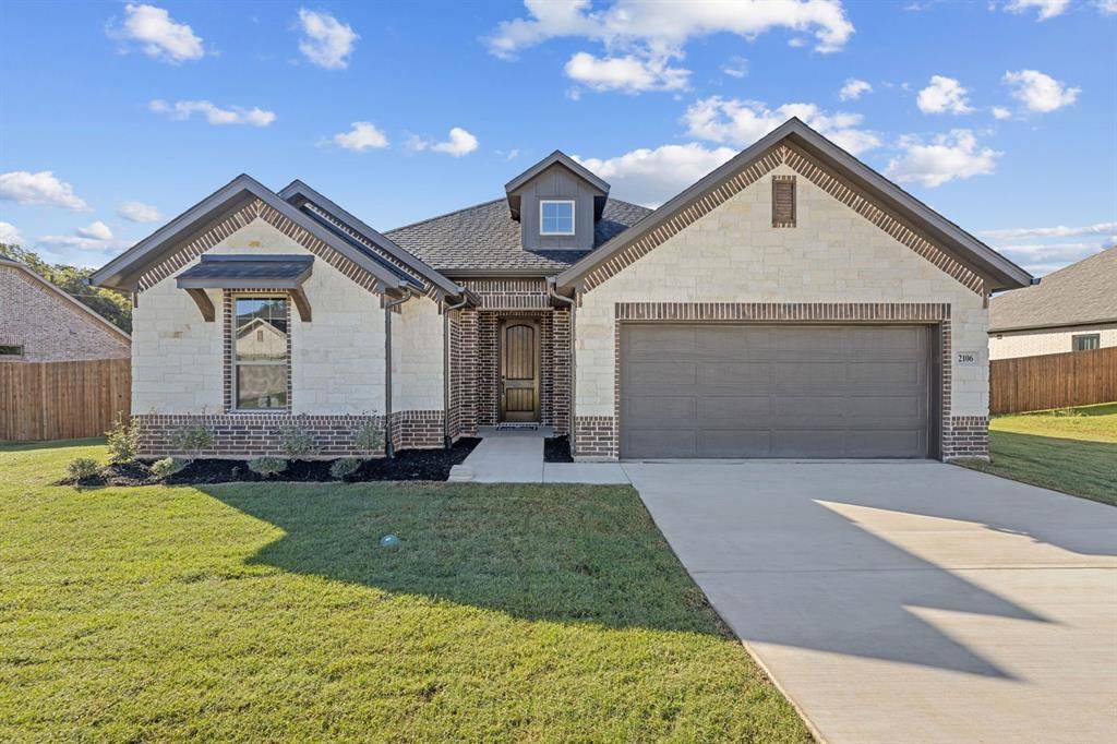 2106 Briarwood Drive, Bridgeport, TX 76426