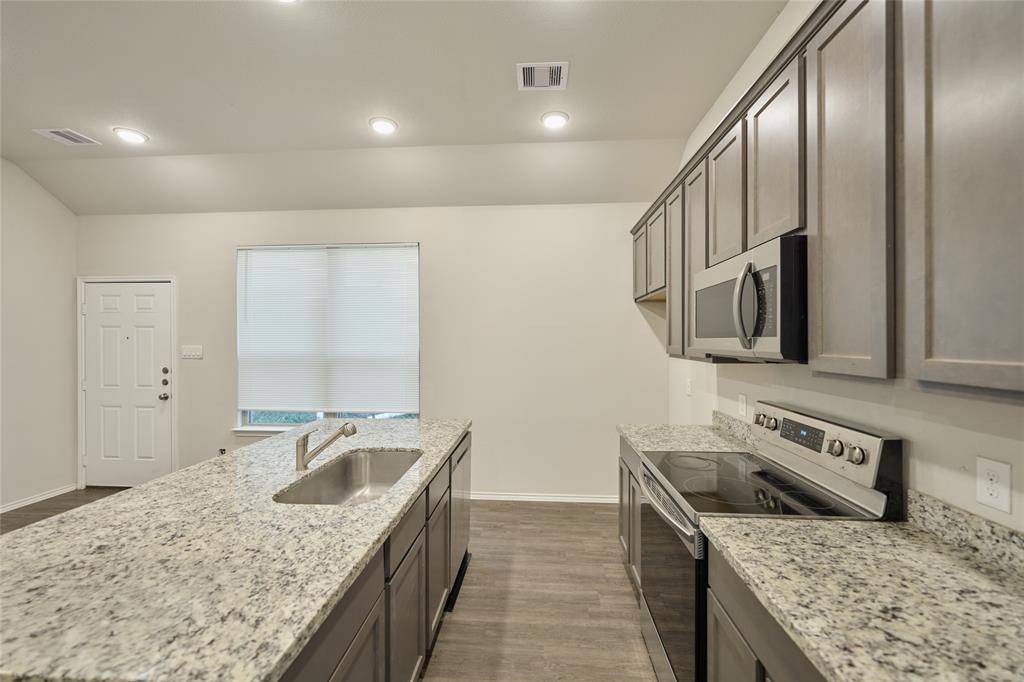 9992 Calendar Street, Willis, TX 77318