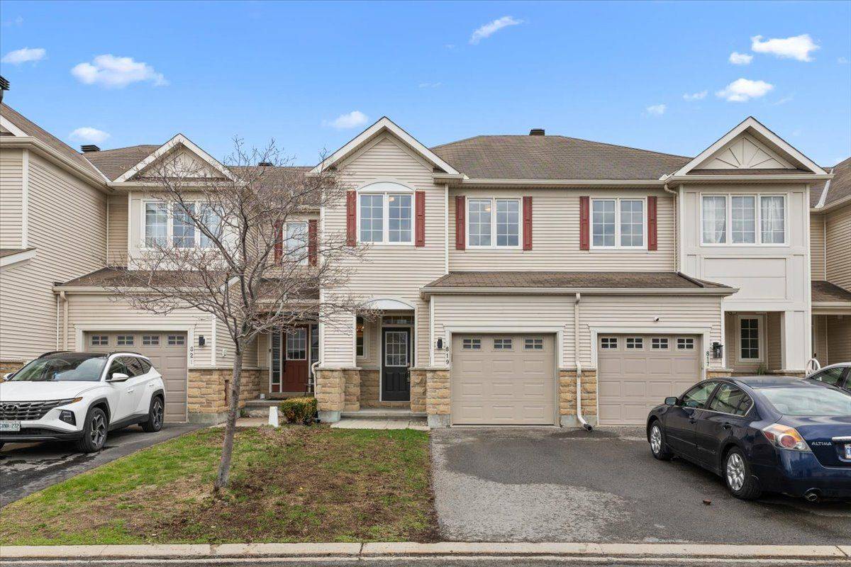 819 Kennacraig Private, Barrhaven, ON K2J 5T5