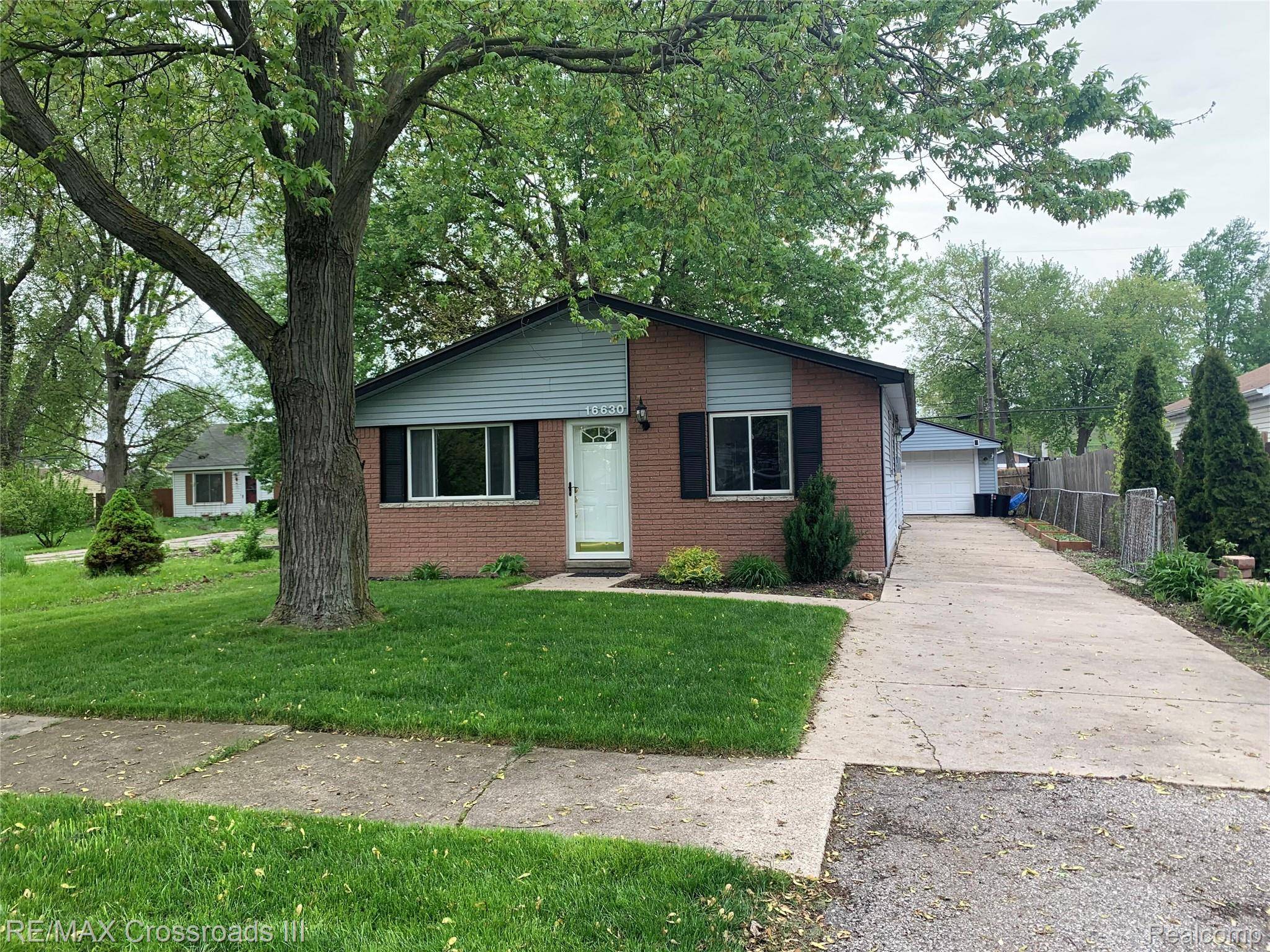 16630 Jackson ST, Taylor, MI 48180