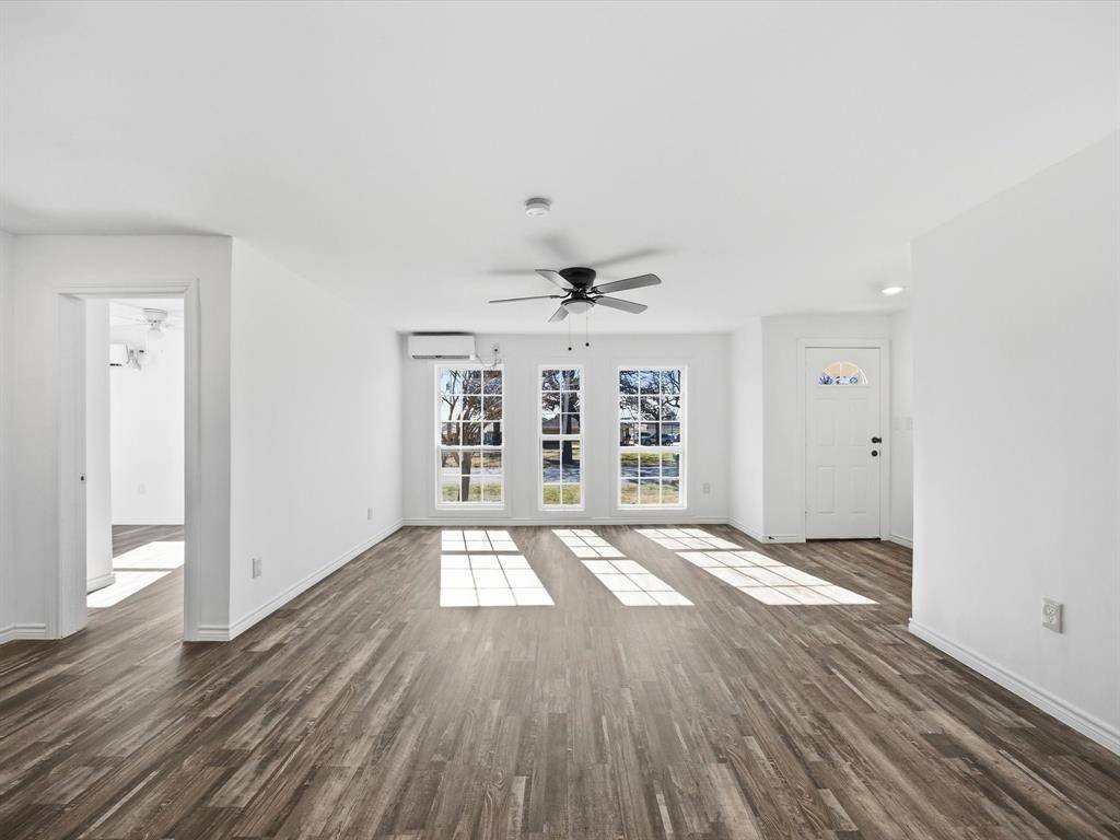 807 Adkins Street, Bowie, TX 76230