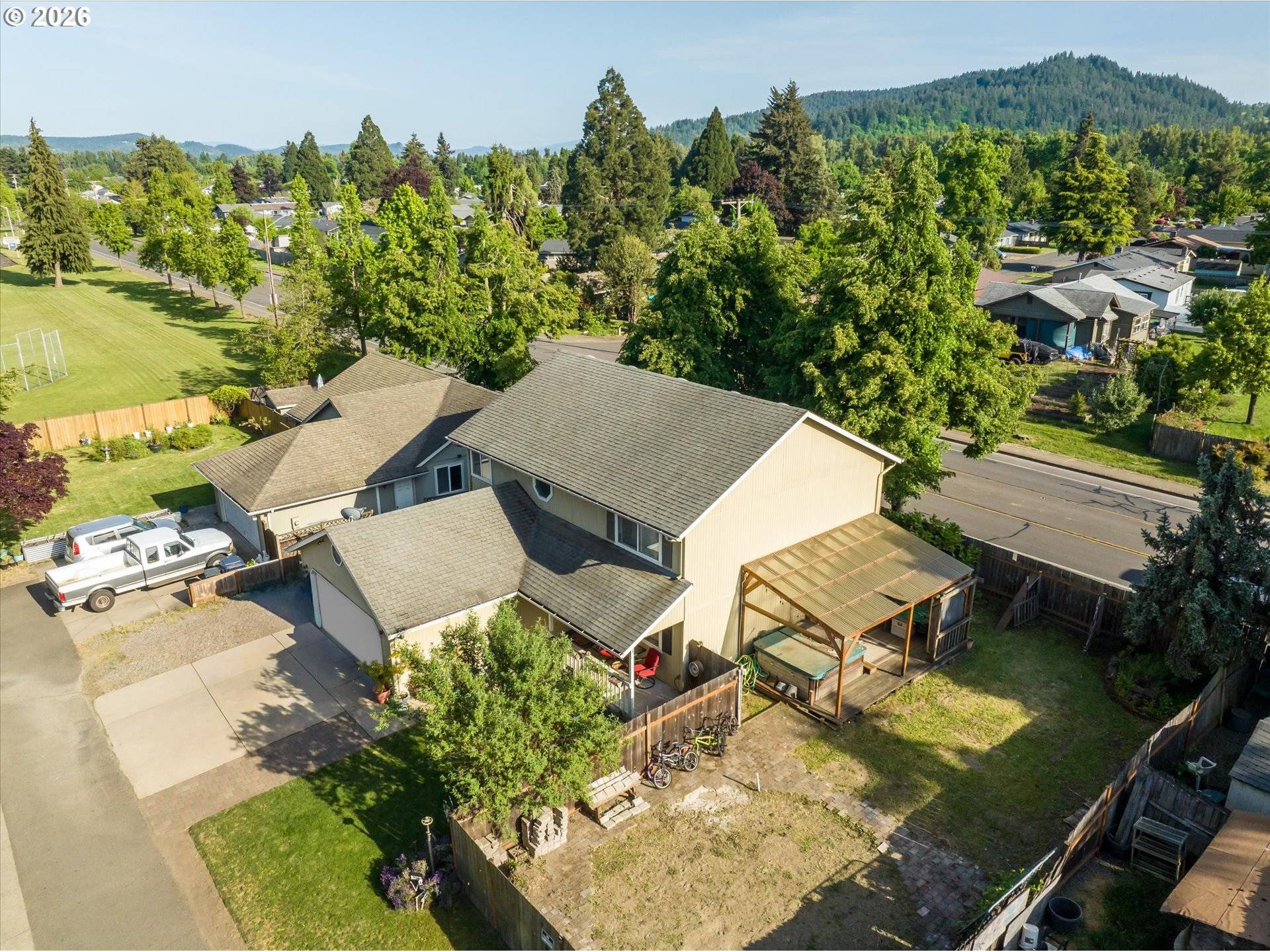 995 KINTZLEY AVE, Springfield, OR 97478