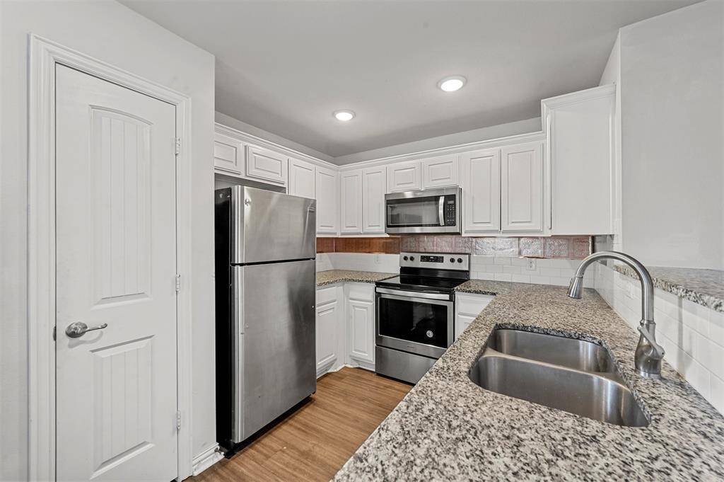 727 W Johnson Street #A, Denison, TX 75020