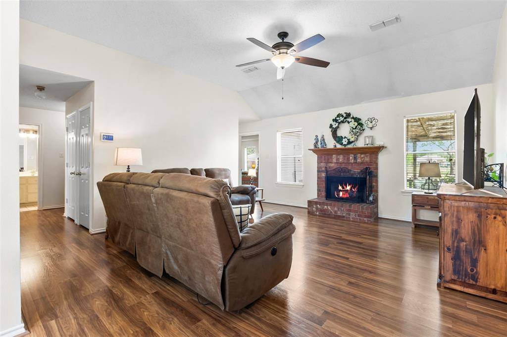 319 Anita Lane, Waxahachie, TX 75165