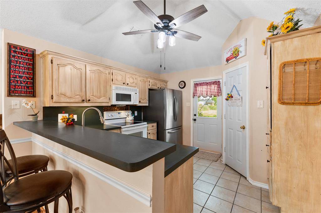 319 Anita Lane, Waxahachie, TX 75165