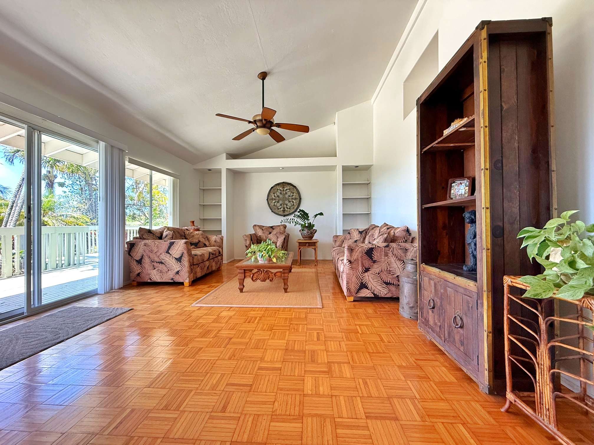 94-1692 KAULUA ST, Naalehu, HI 96772