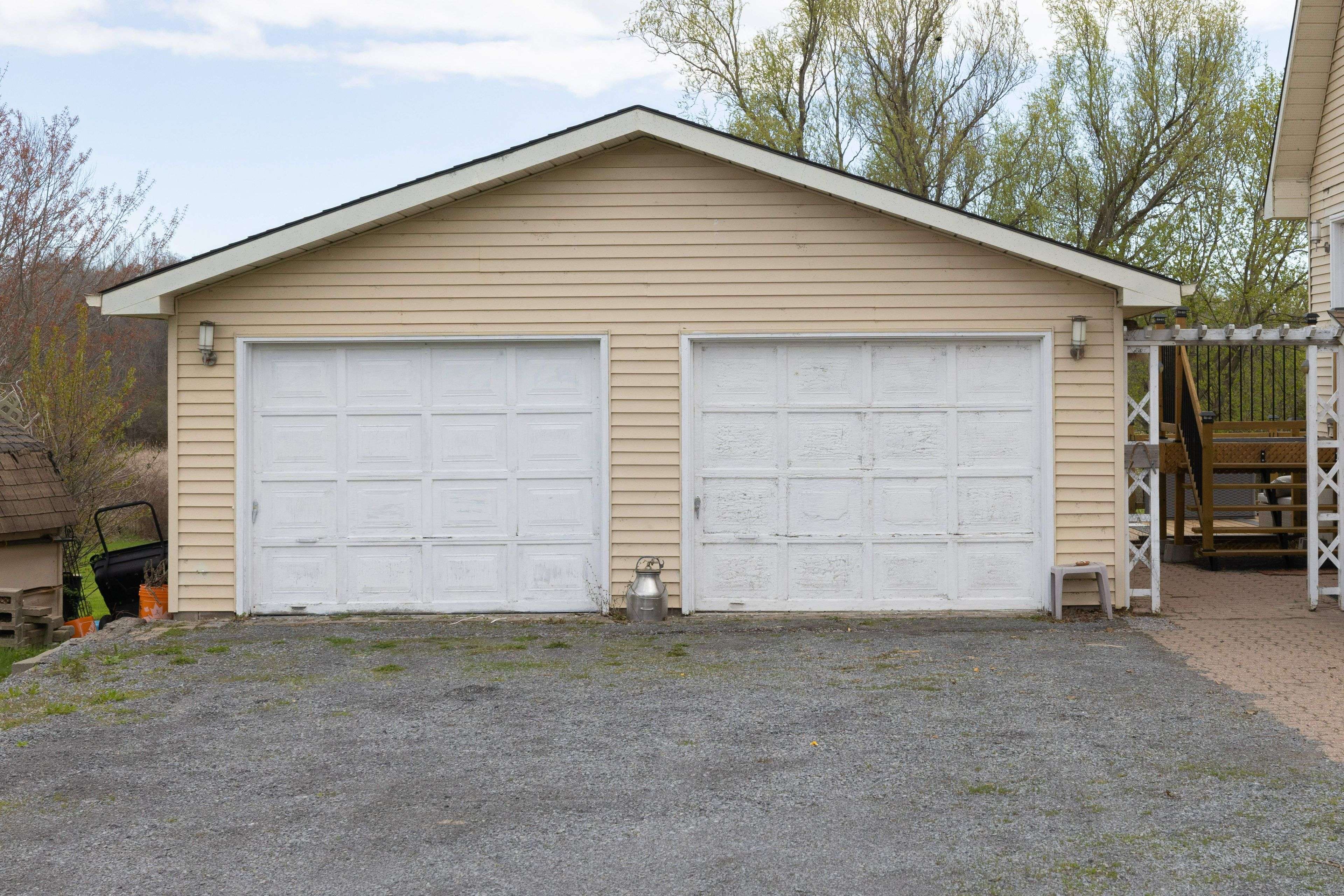 706 Spithead RD, Frontenac Islands, ON K7G 2V6