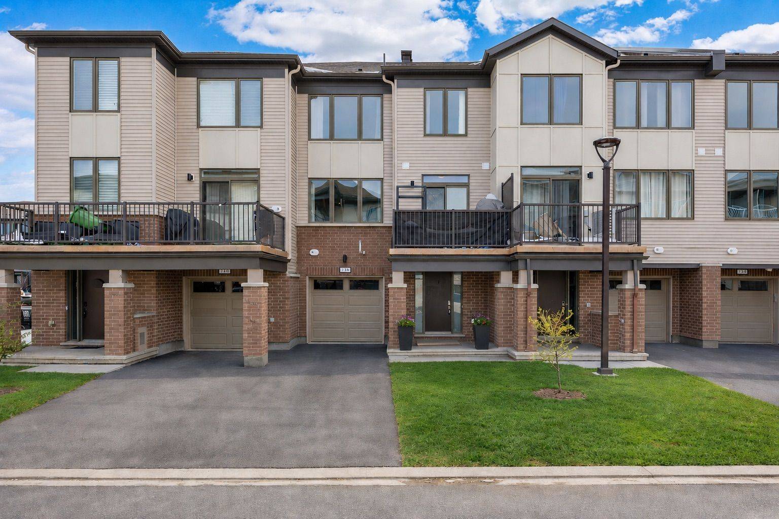 738 Chromite Private, Barrhaven, ON K2J 7J2