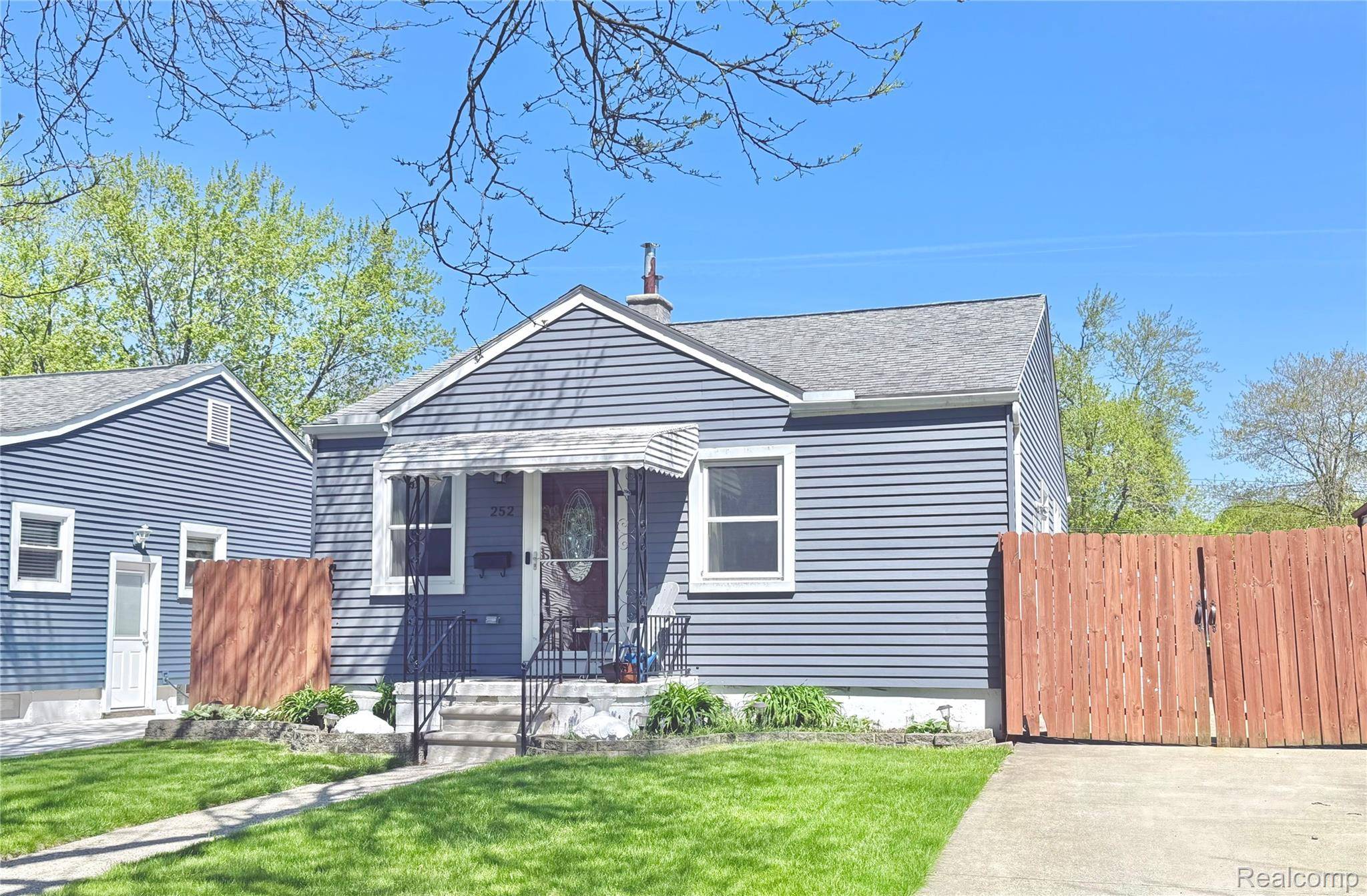 252 W Rutgers AVE, Pontiac, MI 48340