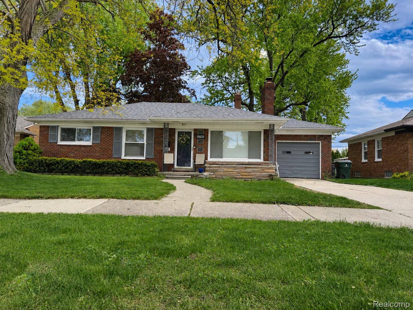 20924 Bon Brae ST, St. Clair Shores, MI 48081
