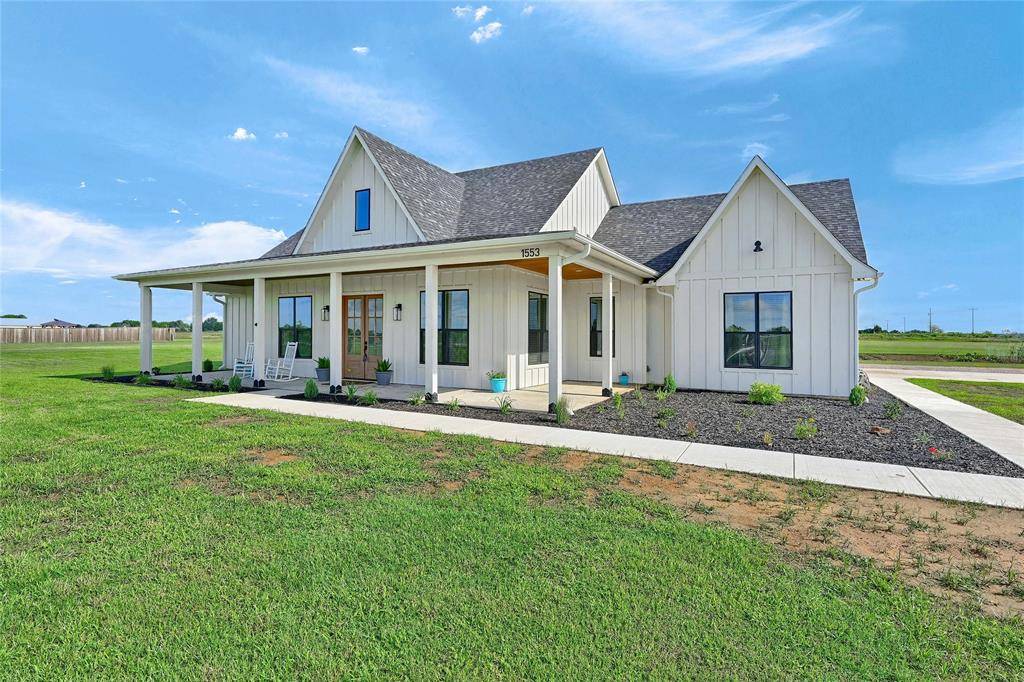 1553 South Road, Whitesboro, TX 76273